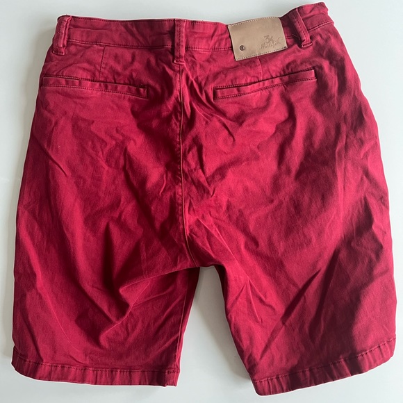 🔥 Stylish Red Size 32 Heritage Shorts for Sale! 🔥 - Picture 2 of 4